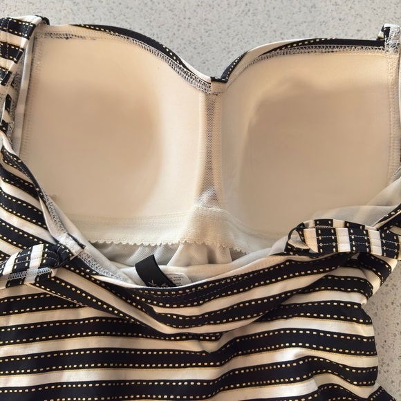 Nip Tuck Swimsuit Size 12 Twist Front One Piece Black Gold Ivory Multifit Cup - Picture 5 of 13